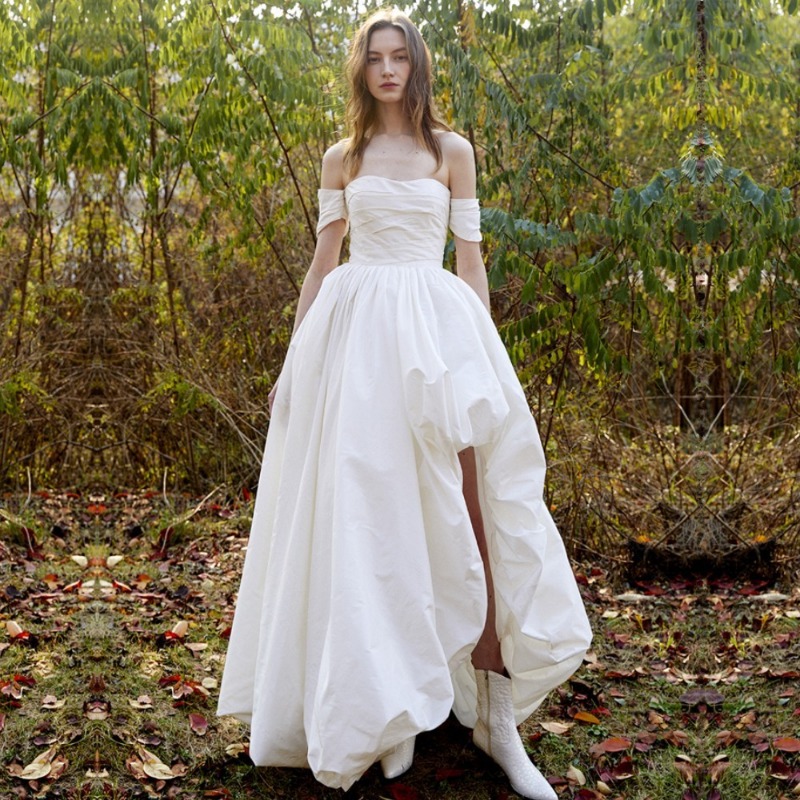 One Shoulder Strapless Simple  - Photography Natural Lighting recensione e prezzo