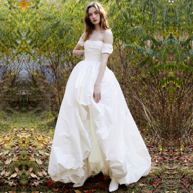 One Shoulder Strapless Simple  - Photography Natural Lighting recensione e prezzo