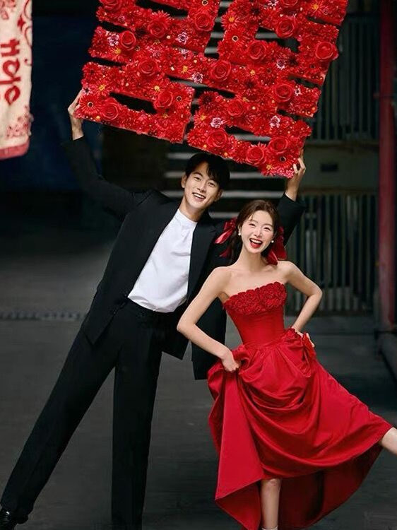 2025 New Red Strapless Floral  - Photography Wedding recensione e prezzo